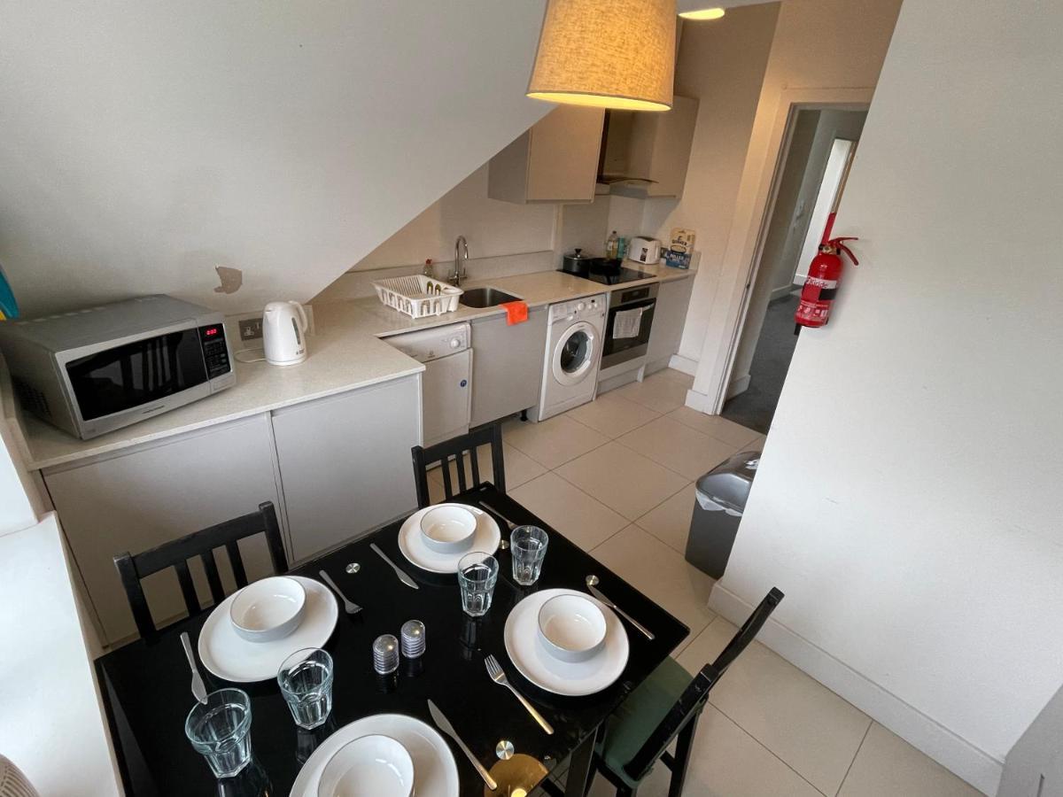 2 Bedroom 2 Bathroom Apartment 8 Including Free Parking ブロムリー エクステリア 写真