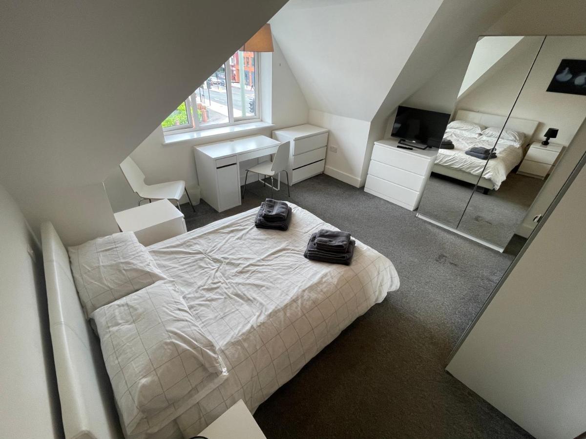 2 Bedroom 2 Bathroom Apartment 8 Including Free Parking ブロムリー エクステリア 写真
