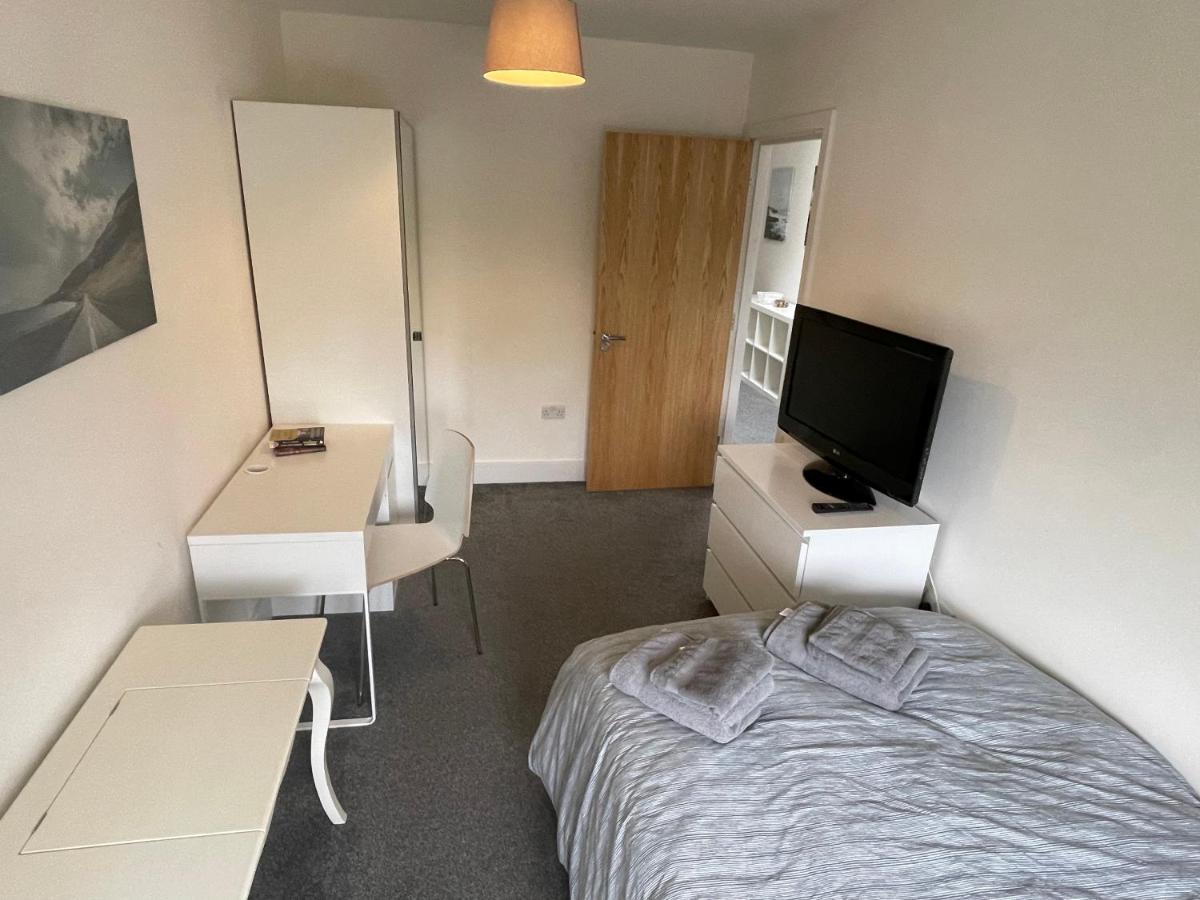 2 Bedroom 2 Bathroom Apartment 8 Including Free Parking ブロムリー エクステリア 写真