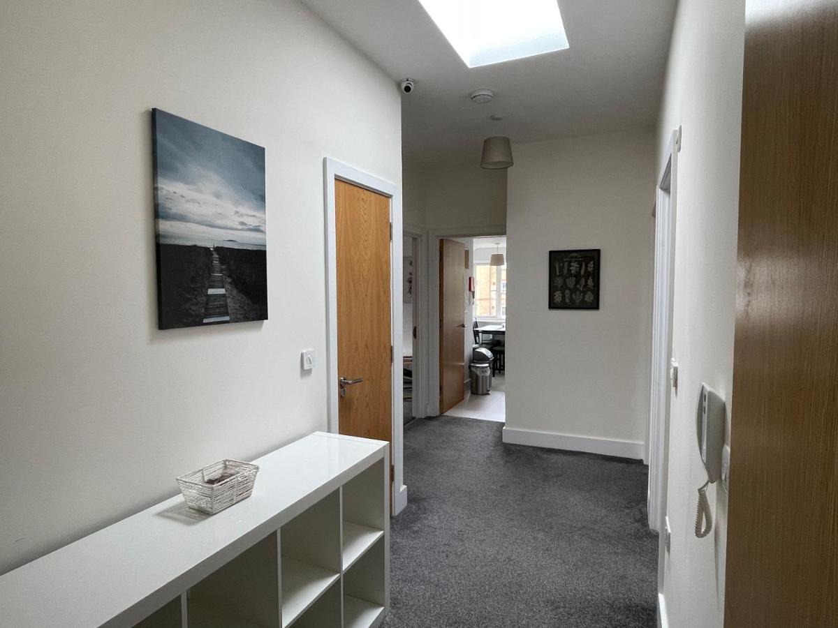 2 Bedroom 2 Bathroom Apartment 8 Including Free Parking ブロムリー エクステリア 写真